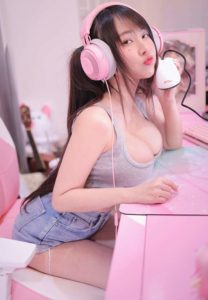 มันแกว-รุ่งตะวัน-เล่นเกม