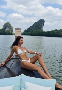 ลูกเกด-เมทินี-บิกีนี่