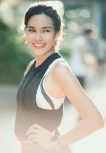 หญิง-รฐา-นักแสดงยิ้มหวาน หญิง-รฐา-นักแสดงยิ้มหวาน