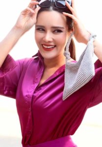 หญิง-รฐา-นักแสดงสวยจัง