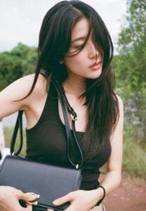 แก้ว-จริญญา