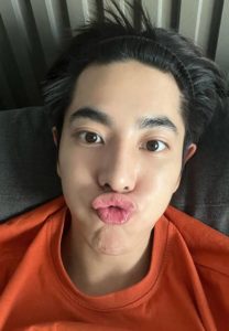 มิกซ์ นักแสดงปากจู๋