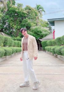 หยวน-ดราก้อนไฟว์-ยิ้ม