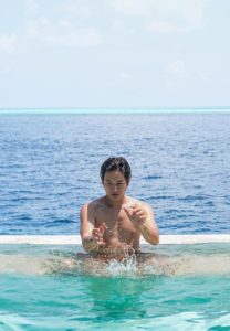 โทนี่-รากแก่น-น้ำ