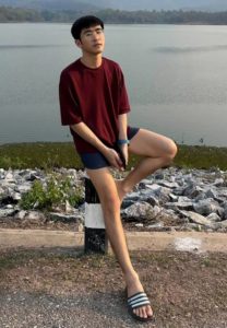 Corgi-เสื้อแดง