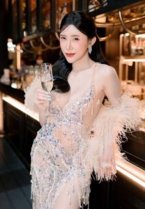 Popcon-Suwimon-ไวน์