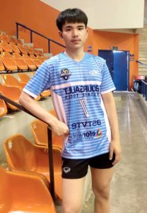 วงศธร-คูหาวัน-นักกีฬายืนเท่