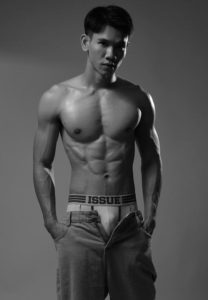 Aum-Chanin-ดำขาว