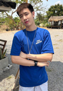 Nut-Jhansombat-เสื้อน้ำเงิน