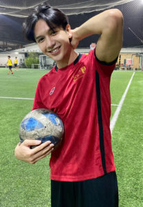 ชนัญญู-ศิลป์ประสิทธิ์-เตะบอล