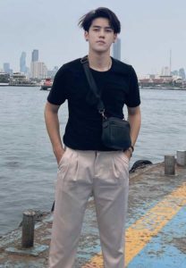 TAMAKOT-เน็ตไอดอลเสื้อยืดดำ