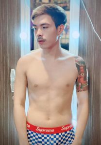 เดียวเดย์-เนเวอร์ดายส์-ถอดเสื้อ