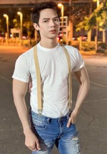 นาจ-อำนาจ-เสื้อยืดขาว