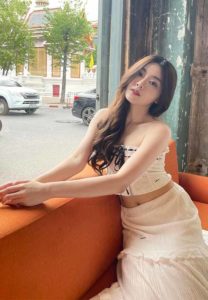 พลอย-ชนิดา-ลุคดี