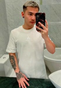 อาร์ท-เมืองหัวหิน-เสื้อยืดขาว