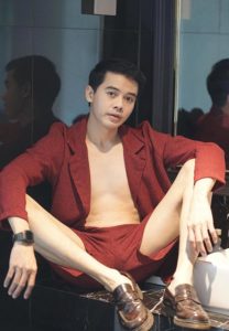 แอ๊ป-จักรกริชชัย-ชุดแดง