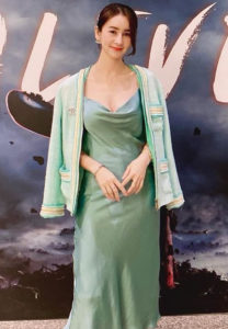 Jaruwan Satoa AloHa-เน็ตไอดอลสวยฉ่ำ