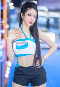 Janet-Kanyalaks-พริตตี้