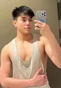 Kissada-Pinyojit-เสื้อกล้ามขาว