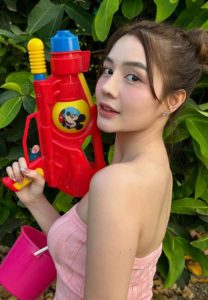 Fa-Fang-เล่นน้ำ