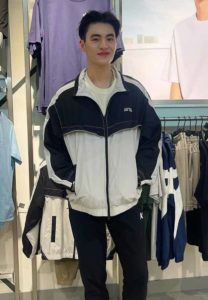 Pornpawit-เน็ตไอดอลหนุ่มตี๋