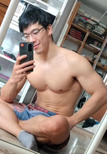 Nongearn-โชว์กล้าม