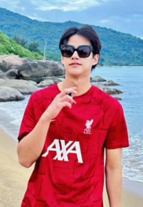 Oat-pasakorn-ใส่แว่นดำ