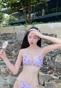 Ariya-เน็ตไอดอลสวย