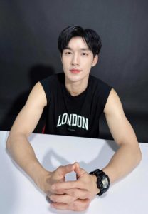 Tee-Wongsajaem-เสื้อกล้าม