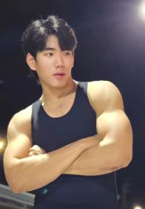 Nattanon-กล้ามแน่น