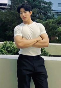 Nattanon-กอดอก