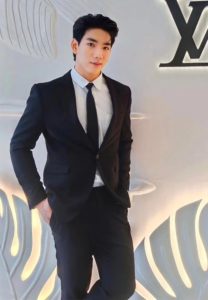 Nattanon-ใส่สูท