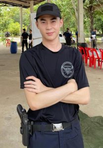 รัฐติพงษ์-มางาม-กอดอก