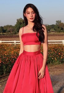 Aujjima-Kosuma-(Meen)-เดรสแดง