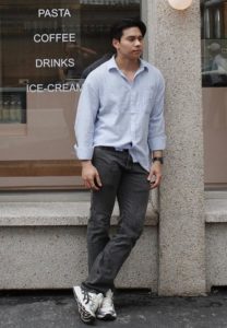 Taechin-Pinthong-เสื้อเชิ้ตฟ้า