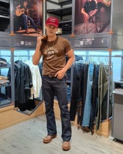 Art'Surin Reunreing หมวกแดง Art'Surin Reunreing หมวกแดง