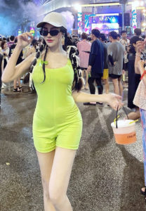 ยูอิ-กรูส์จริงจาย-ปาร์ตี้