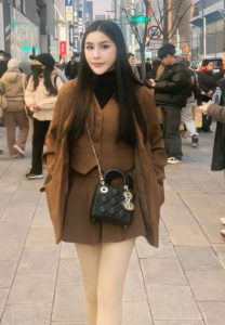 ยูอิ-กรูส์จริงจาย-ลุคดี