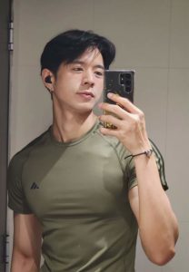 Bright-S-Sakunasillapin-เสื้อยิดเขียว