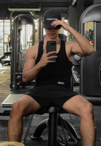 Patchaya-man-เสื้อกล้ามดำ