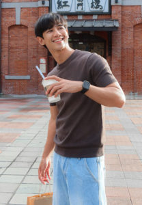 Patchaya-man-เสื้อน้ำตาล