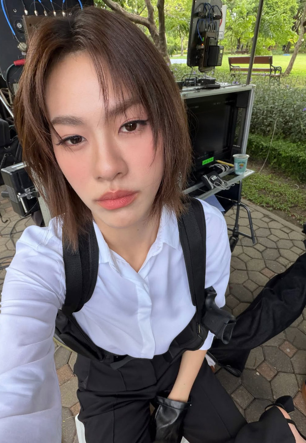 เอมี่ ทสร @emiamily เซลฟี่เบื้องหลังกองถ่าย