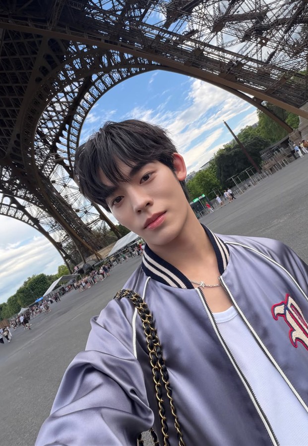 ลุคสตรีตแฟชั่นทันสมัยของศิลปินวง DEXX